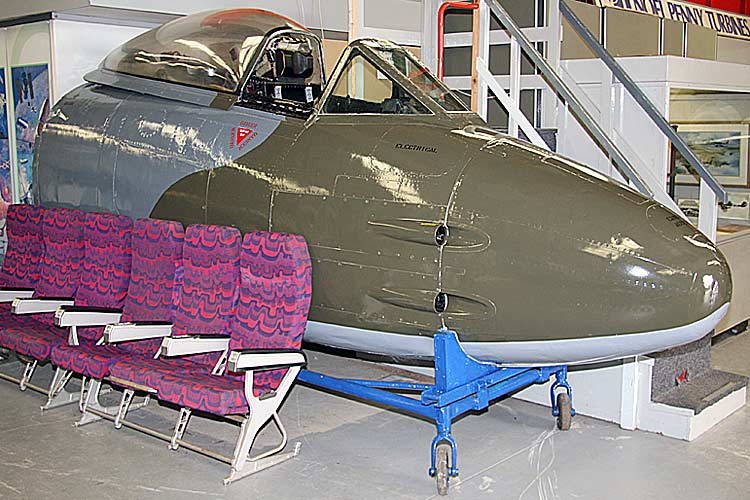 Gloster Meteor F.8 (VZ477)