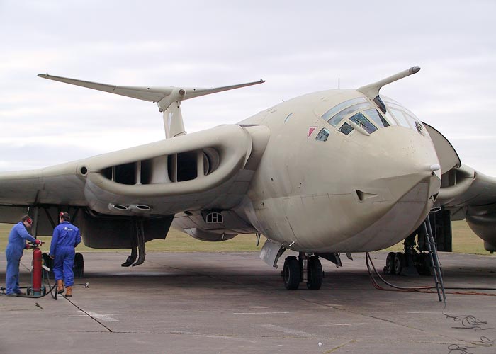 Handley Page Victor B.2, B.2R, B(SR).2, K.2 (XM715)