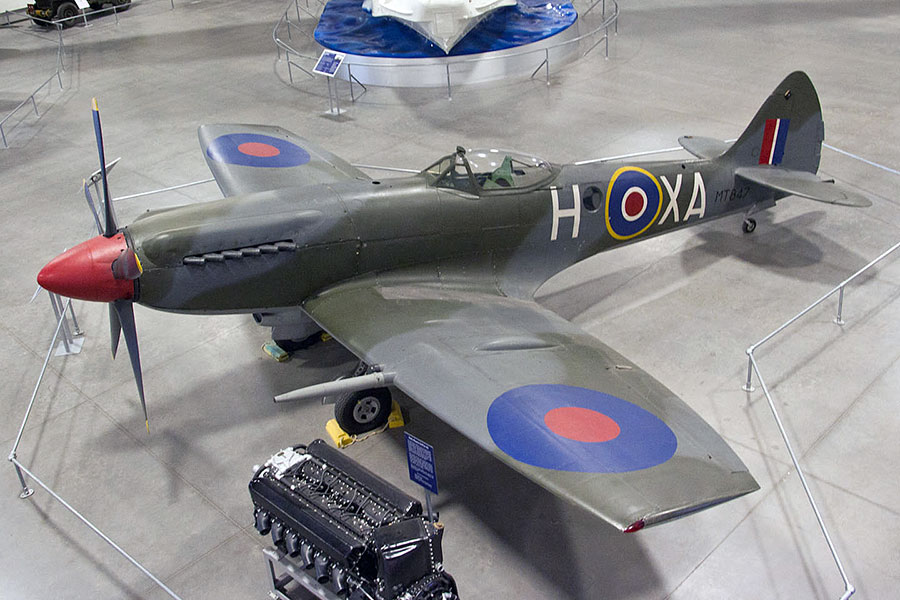 Supermarine Spitfire FR Mk XIVe (MT847)