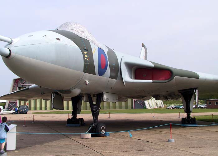 AVRO VULCAN B.2 (XJ824)