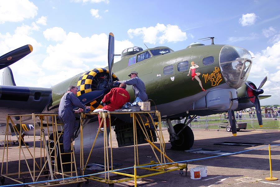 Sally B alias "The Memphis Belle" (44-85784)